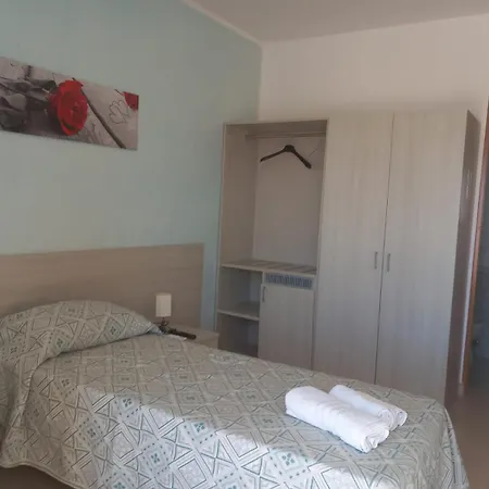 לינה וארוחת בוקר Trullo Di Mare 2 מרינה די ליצאנו